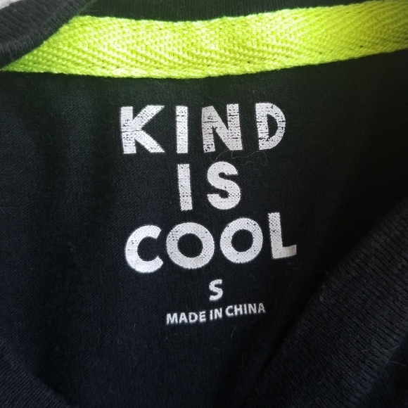 Kind Is Cool "Let's Hug It Out" t-shirt - Picture 4 of 5